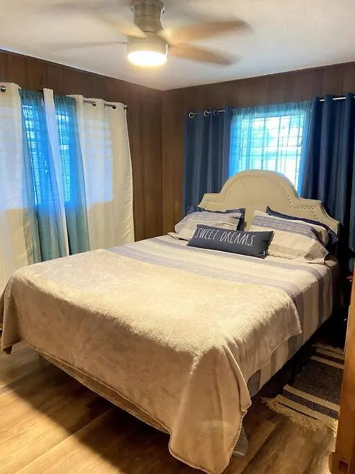 The Hilo Homebase - Charming 3 Bedroom Hilo Home, With Ac! Holiday home