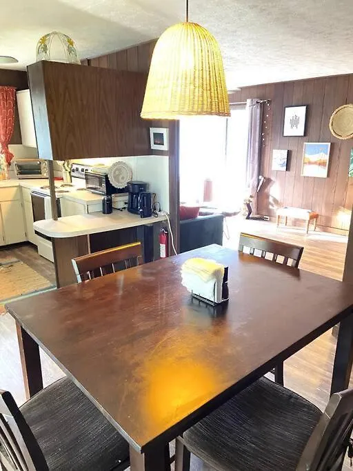 Holiday home The Hilo Homebase - Charming 3 Bedroom Hilo Home, With Ac! United States